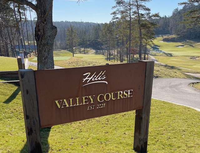 Skylt för Valley Course på Hills Golf & Sports Club